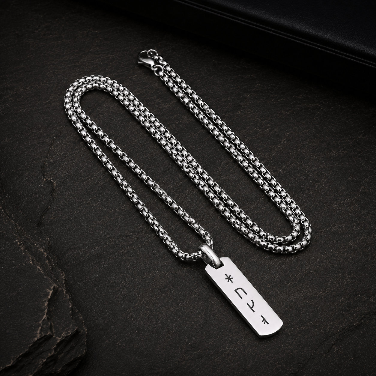 Collar Runas Vikingas Grabado Hombre